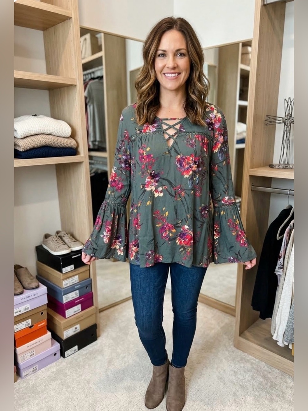 Oddi Large Women's Olive Floral Crisscross Long-Sleeve Top PTP 19’ L 27’